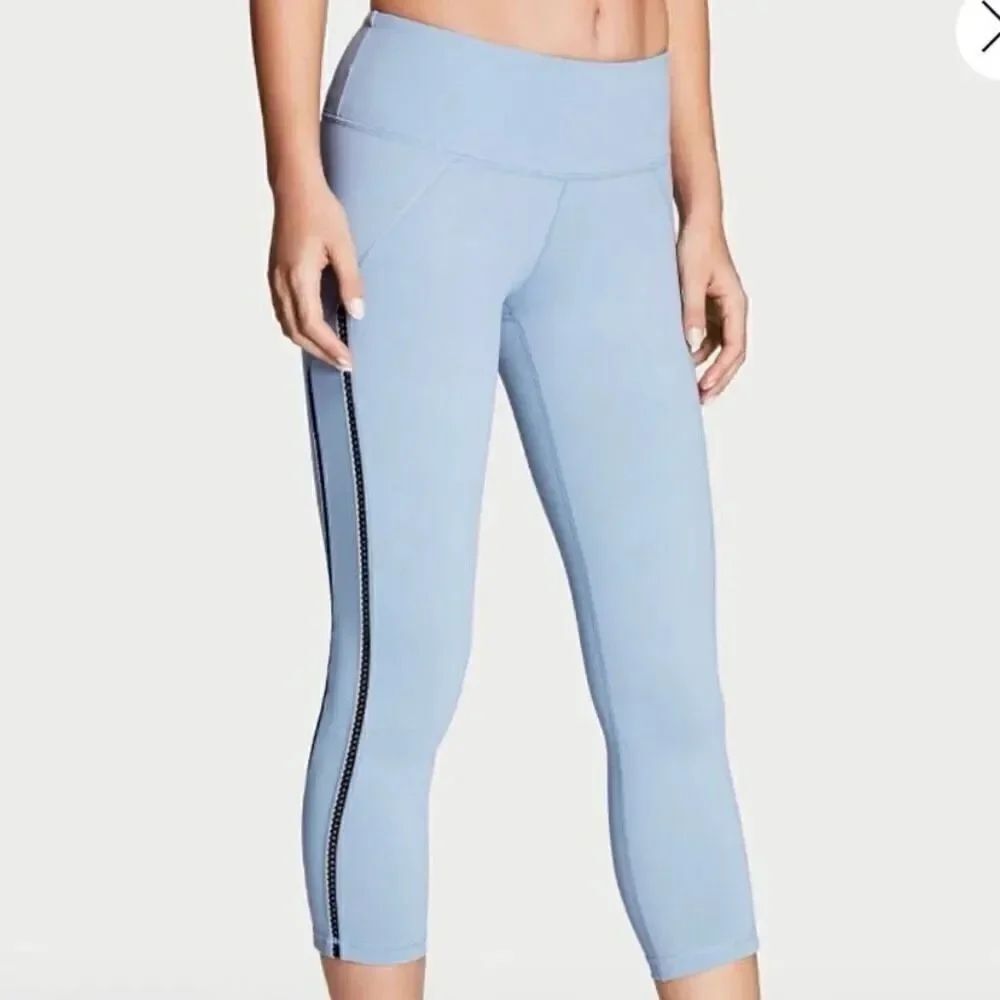 Victoria Sport Knockout Capri Blue Leggings S